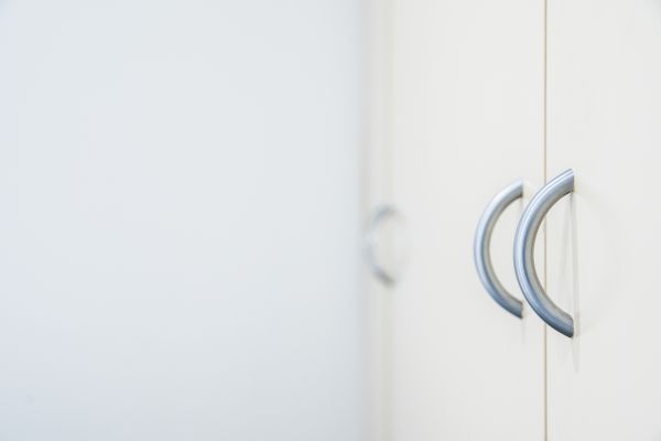 Cabinet Handle Replacement in Arlington